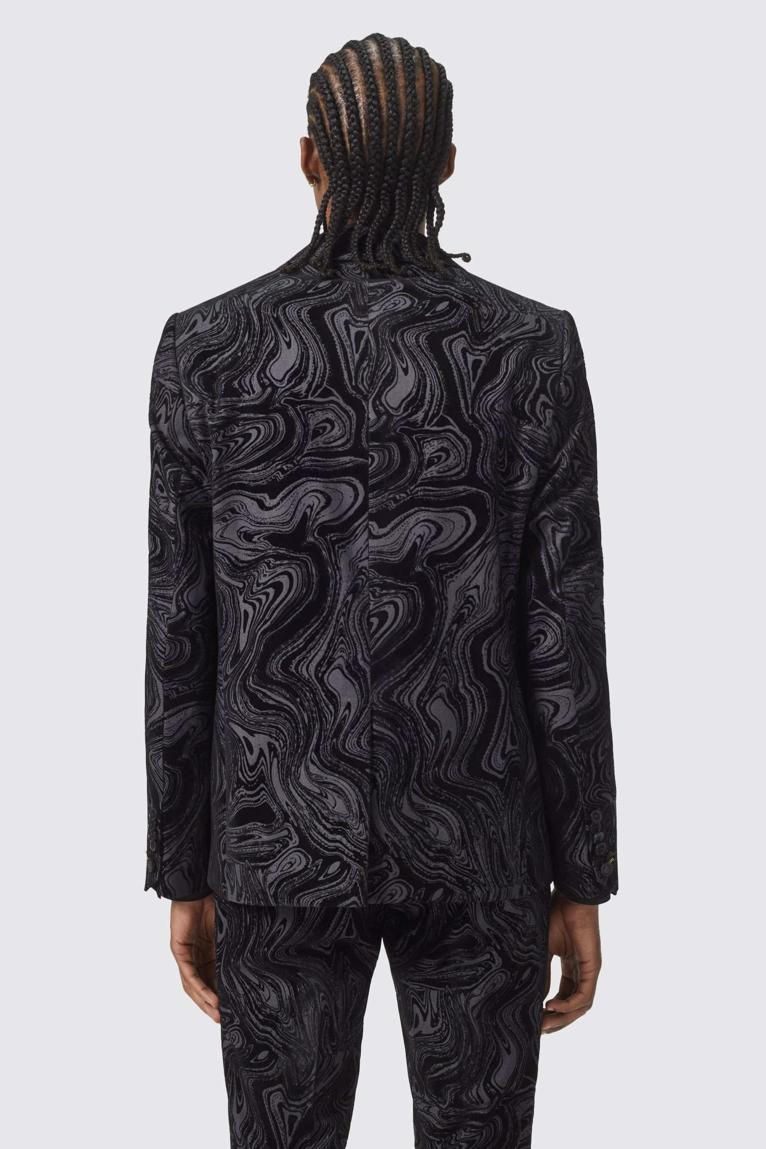 Abito Elegante Angelou Slim Fit Nero: Raffinatezza e Stile Inconfondibile.